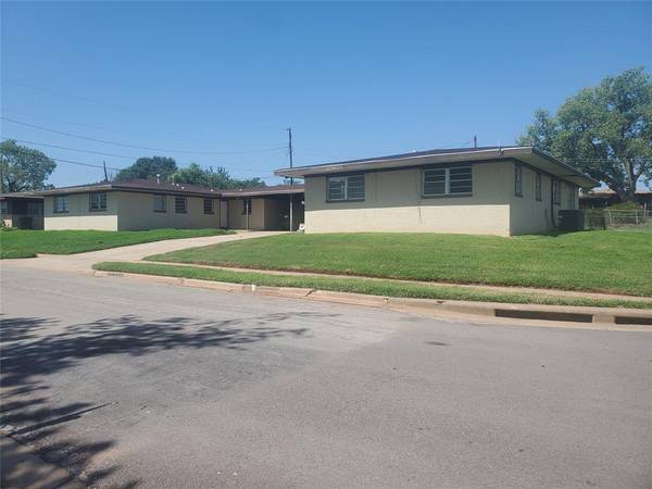 211 Mohawk TRL #A & B, Foss, OK 73647