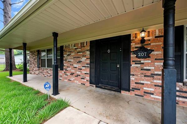 207 Stafford LN, Idabel, OK 74745