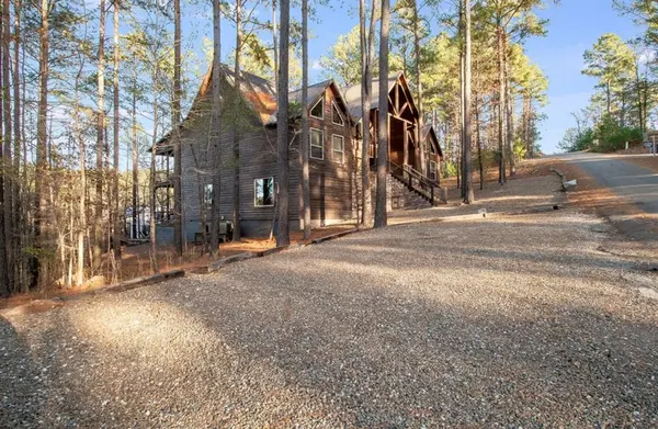 706 Red Berry TRL, Broken Bow, OK 74728