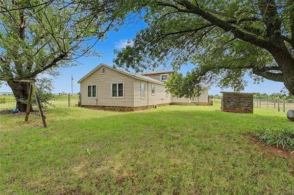 15655 Sooner AVE, Maysville, OK 73057