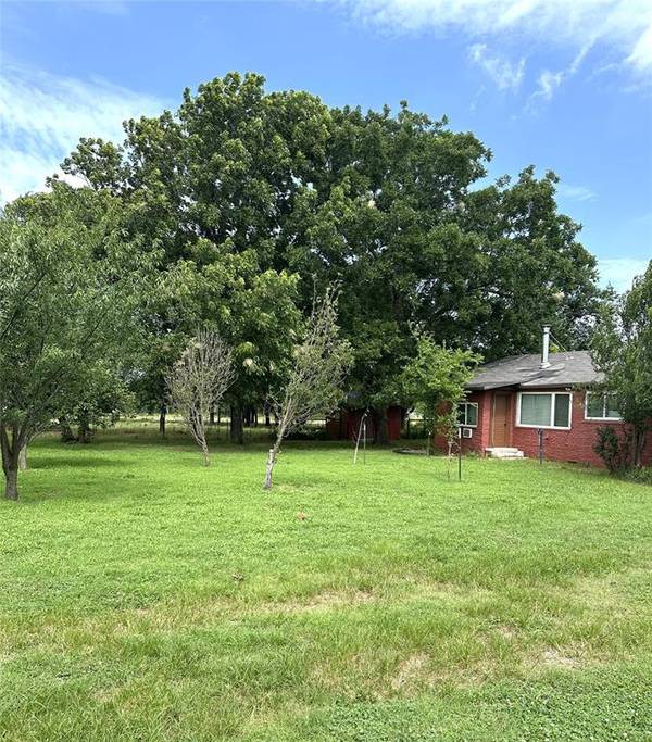 7688 E 129 RD, Holdenville, OK 74848
