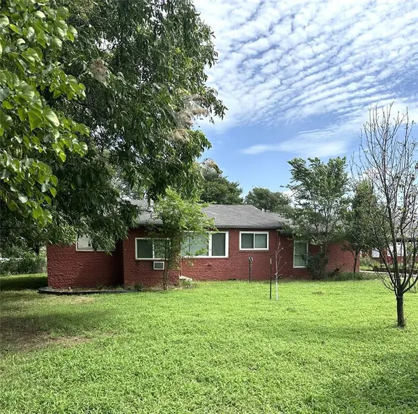 7688 E 129 RD, Holdenville, OK 74848