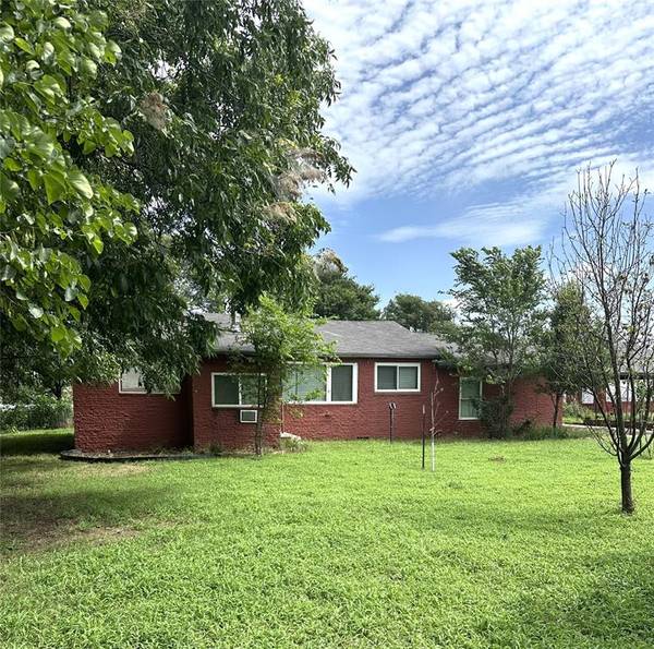 7688 E 129 RD, Holdenville, OK 74848