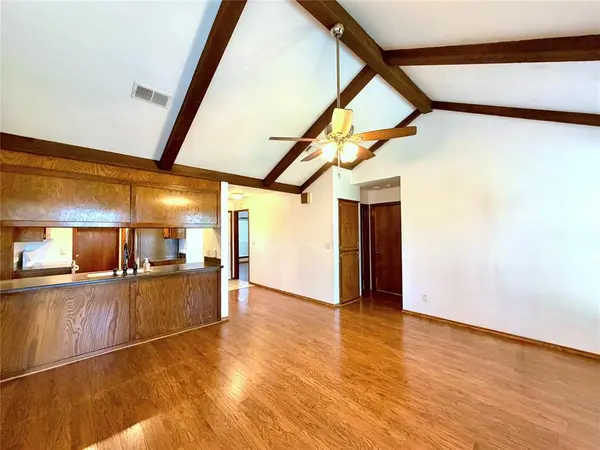 2914 Lacey DR, Chickasha, OK 73018