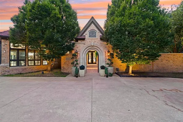 1916 Mulholland DR, Edmond, OK 73012