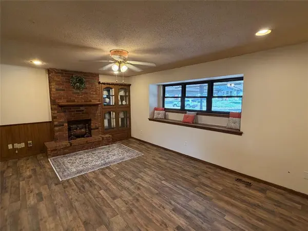 808 N Burns ST, Holdenville, OK 74848