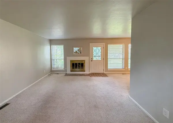 12021 Hawthorne LN, Oklahoma City, OK 73162