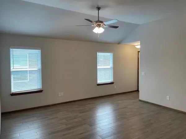 2525 North creek LN, Oklahoma City, OK 73128