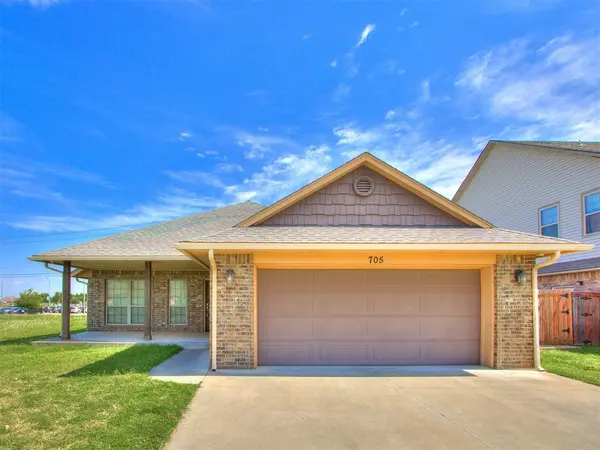 705 SW 11TH ST #St, Moore, OK 73160