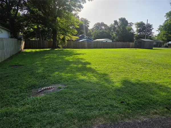 702 S East AVE, Wynnewood, OK 73098