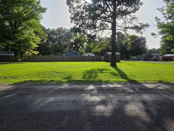 702 S East AVE, Wynnewood, OK 73098