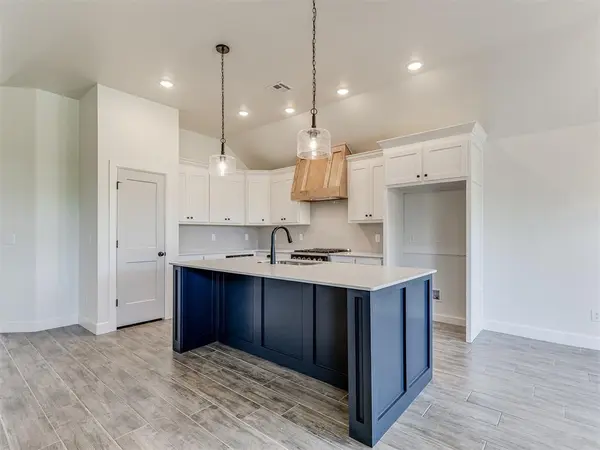 12417 Dolche Vita DR, Yukon, OK 73099