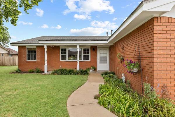 815 N 2nd ST, Okeene, OK 73763