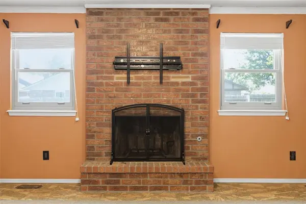 1018 W Windsor WAY, Mustang, OK 73064