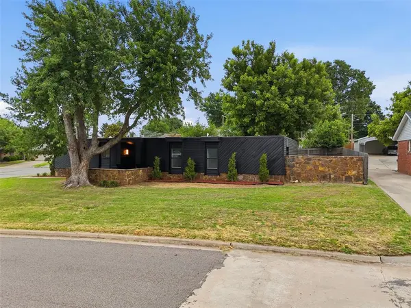 2904 Robin RD, Midwest City, OK 73110