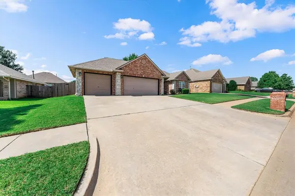 11008 NW 104th TER, Yukon, OK 73099