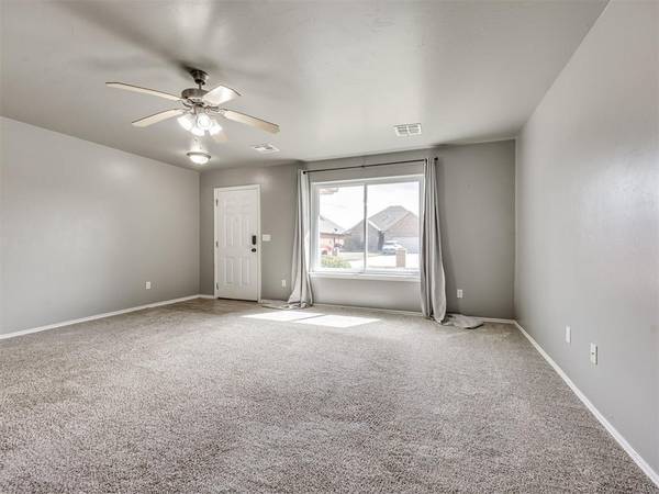 609 Linden LN, Mustang, OK 73064