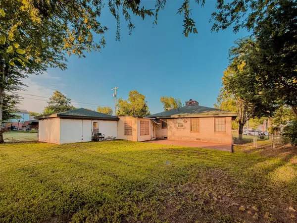 622 S 14th ST, Chickasha, OK 73018