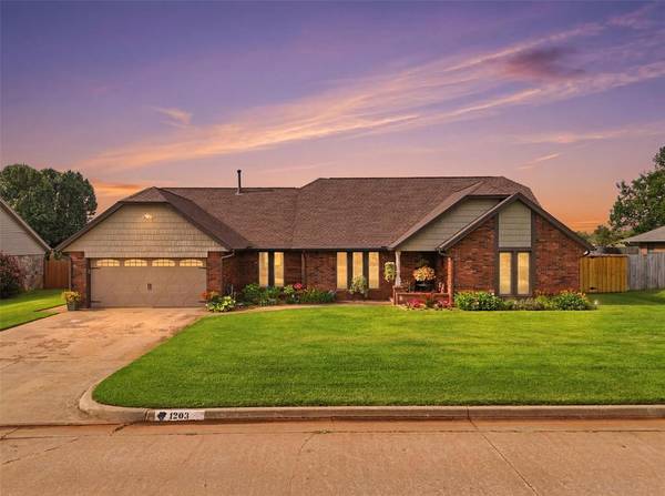 1203 Francis LN, Kingfisher, OK 73750