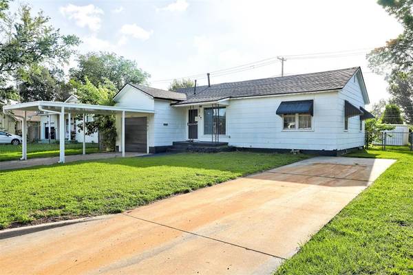 1007 Overland CT, Shawnee, OK 74801