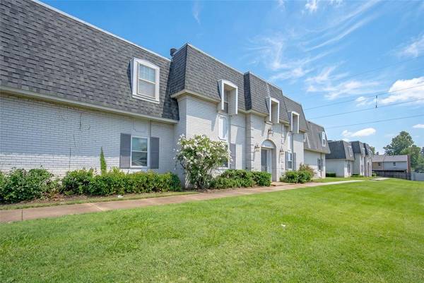 11417 N May AVE #B, Oklahoma City, OK 73120