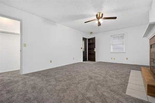 11417 N May AVE #B, Oklahoma City, OK 73120