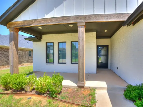 13244 Sawtooth Oak RD, Choctaw, OK 73020