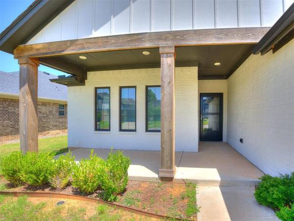 13244 Sawtooth Oak RD, Choctaw, OK 73020