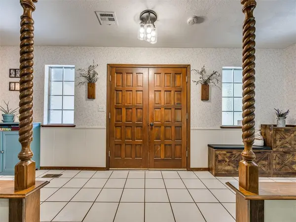 400 Ridgewood DR, Tuttle, OK 73089