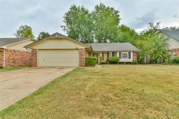 404 S Bouziden DR, Moore, OK 73160
