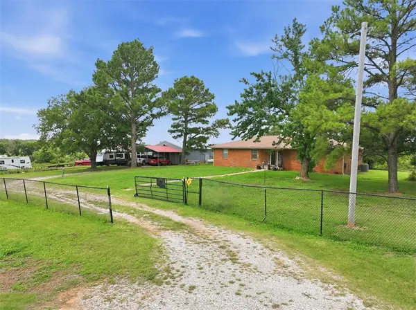 38350 Fishmarket RD, Wanette, OK 74878