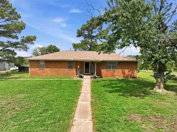 38350 Fishmarket RD, Wanette, OK 74878