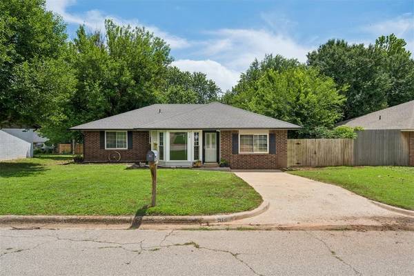 912 Mockingbird LN, Purcell, OK 73080