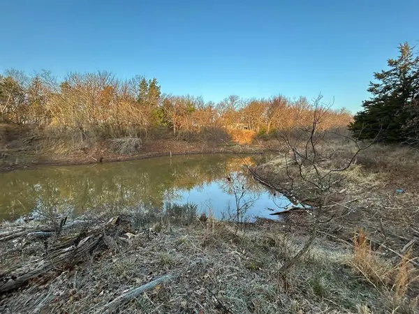 5201 Crystal Lake DR, Guthrie, OK 73044