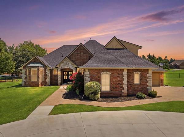 8321 Venezia LN, Edmond, OK 73034