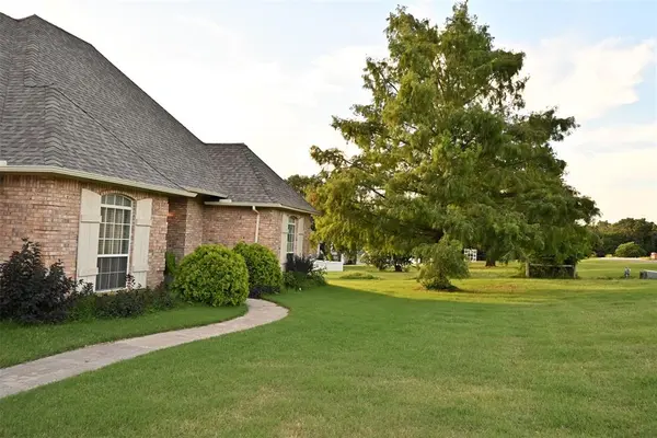 2077 Clearwater DR, Choctaw, OK 73020