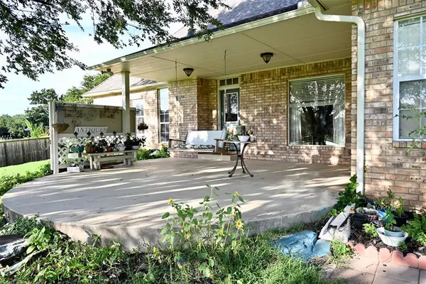 2077 Clearwater DR, Choctaw, OK 73020