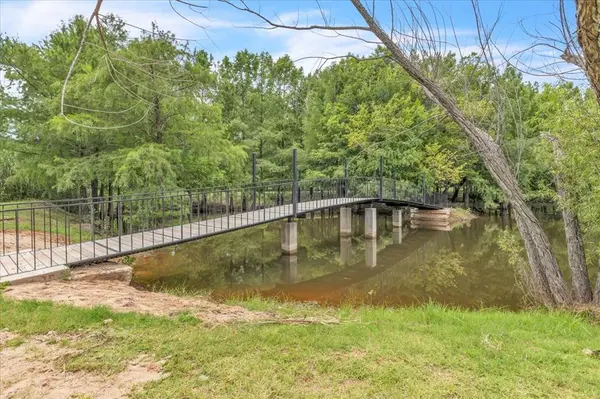 14000 Edmond Lake DR, Jones, OK 73049
