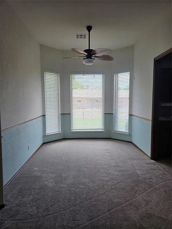 117 Meadows LN, Shawnee, OK 74804