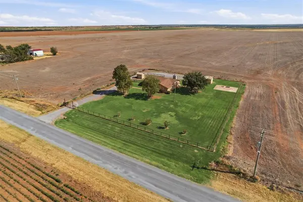 20372 E County Road 175 RD, Elmer, OK 73539