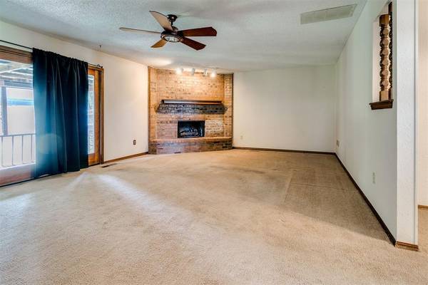 1013 S Morgan DR, Moore, OK 73160