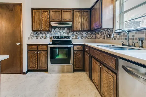 1013 S Morgan DR, Moore, OK 73160