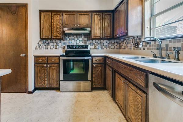 1013 S Morgan DR, Moore, OK 73160