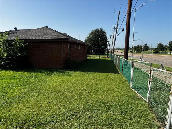 1936 NE 52ND ST, Oklahoma City, OK 73111