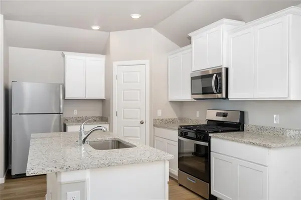 737 Luna WAY, Tuttle, OK 73089