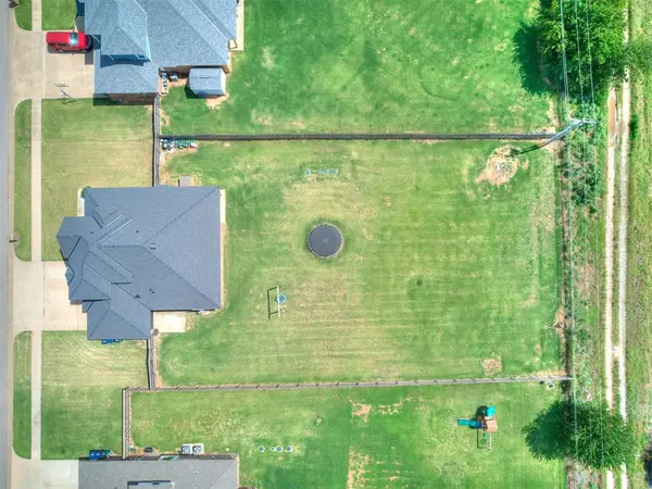 9517 Sullivan AVE, Yukon, OK 73099