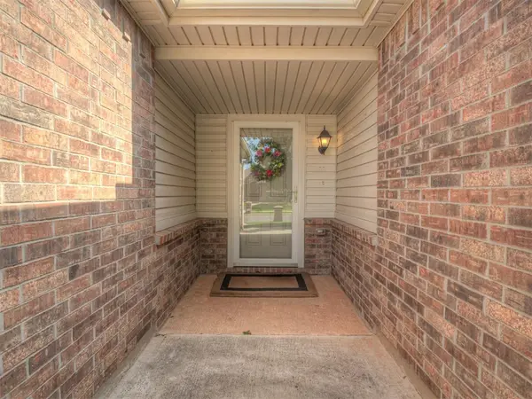 2401 NW 194th ST, Edmond, OK 73012