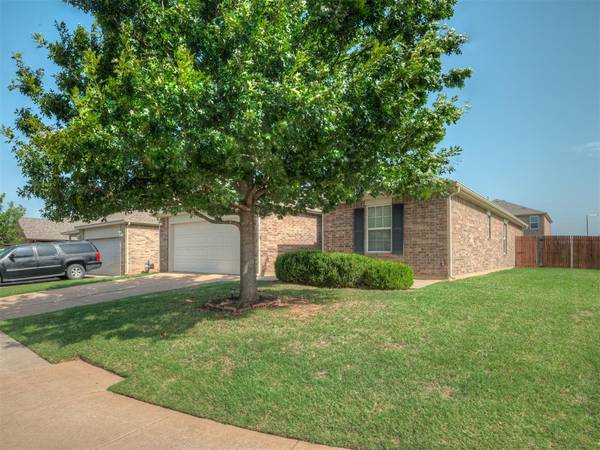 2401 NW 194th ST, Edmond, OK 73012