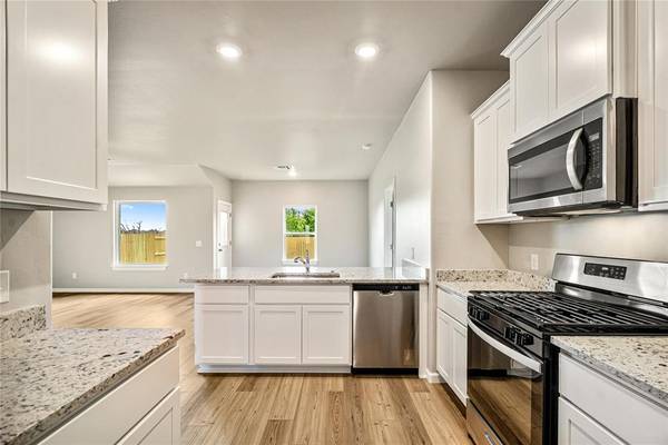 1924 Redwood LN, El Reno, OK 73036