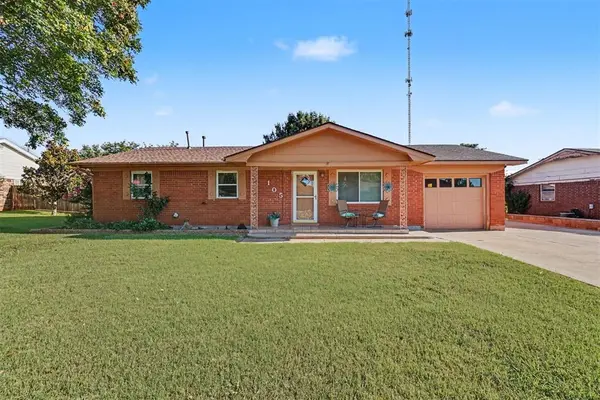 105 W Maple ST, Cordell, OK 73632